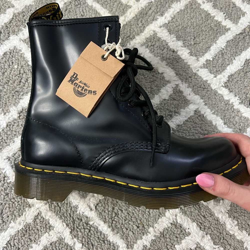 Doc Martens 1460 women’s smooth leather lace up boots. - Picture 5 of 5